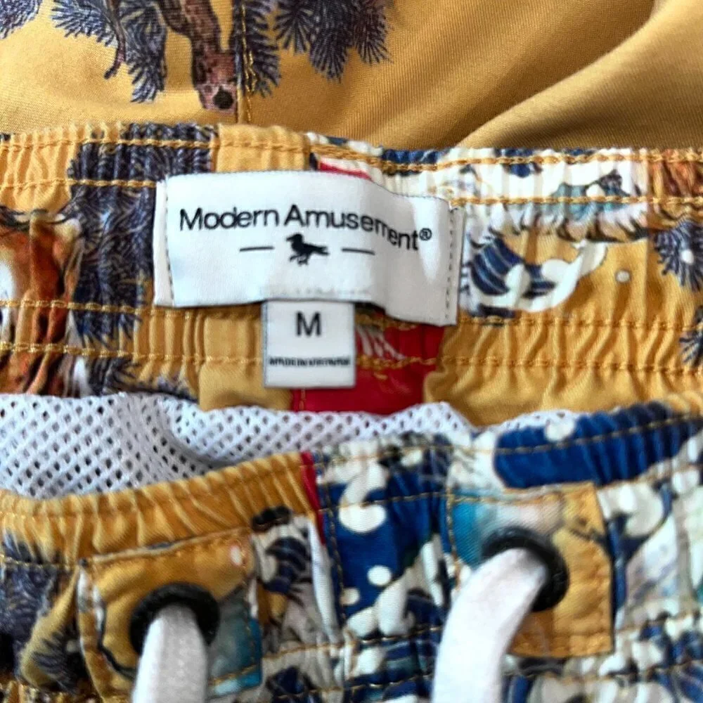 MODERN AMUSEMENT Men's Swimsuit Trunks Asian Tiger Moon Ocean Print EUC - Size M
